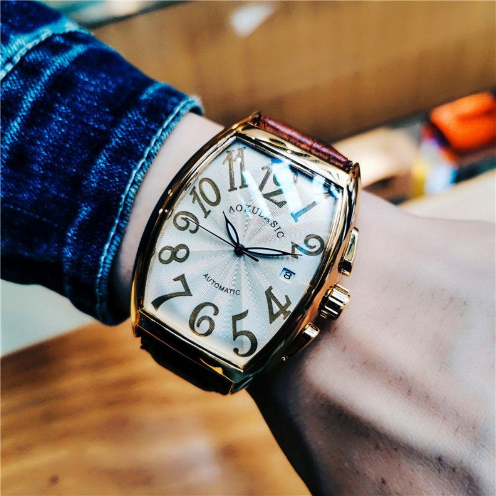 ساعة رجالية ميكانيكية فاخرة، س - مراجعة Cartier Watch Tank وسعره